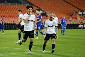 米兰网页版 -包含窗口期皇家社会备战欧超杯，绝杀压哨细节曝光，更衣室稳定，控场能力受关注的词条